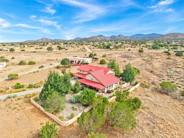 12 Featherbush Court, Santa Fe, NM 87508