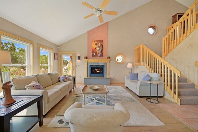 12 Featherbush Court, Santa Fe, NM 87508