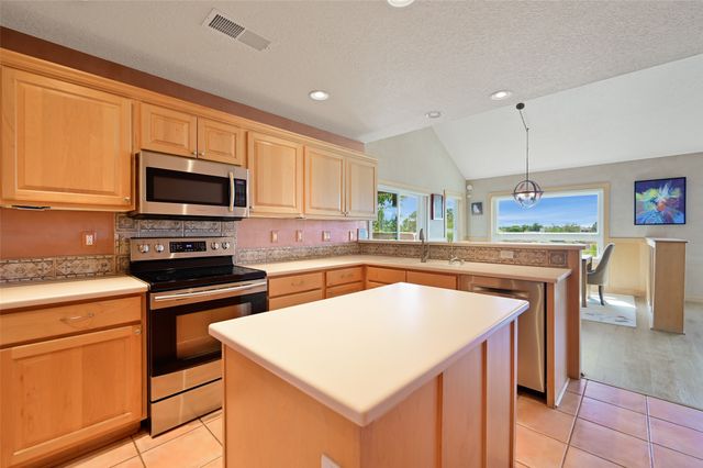 12 Featherbush Court, Santa Fe, NM 87508