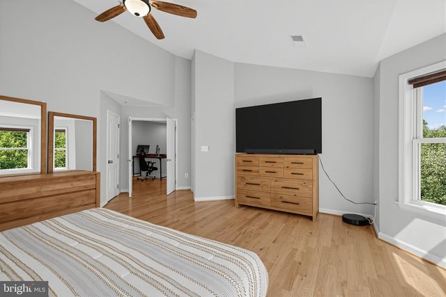 20374 FALLSWAY TER, Sterling, VA 20165