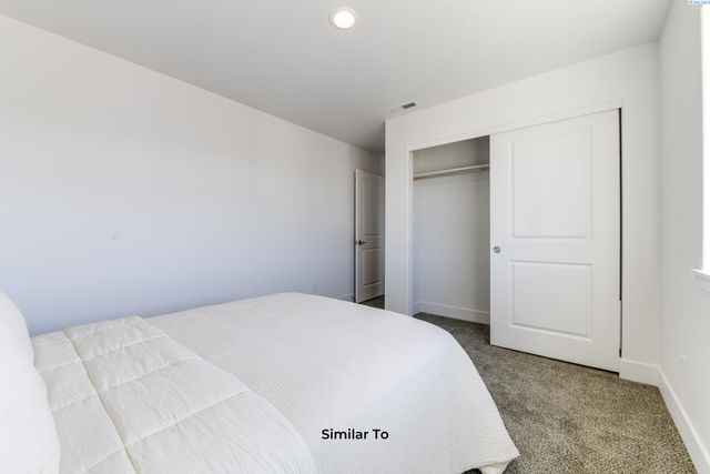 7596 Grapevine Ct, West Richland, WA 99353