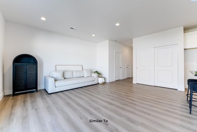 7596 Grapevine Ct, West Richland, WA 99353