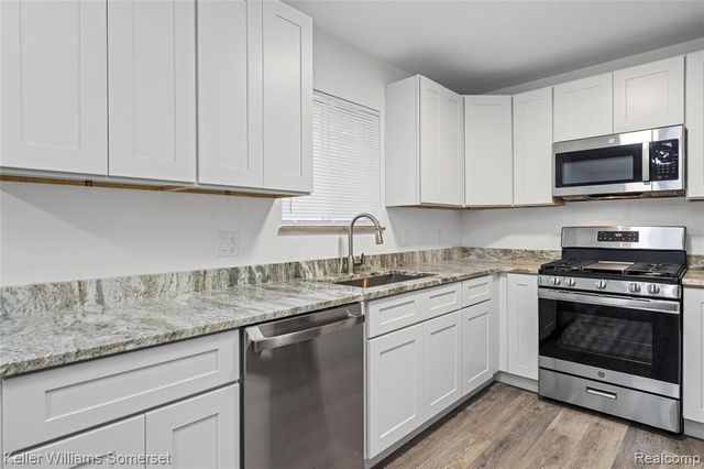 19015 Greenwald Drive, Southfield, MI 48075