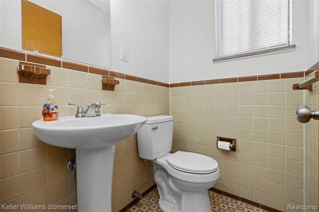 19015 Greenwald Drive, Southfield, MI 48075