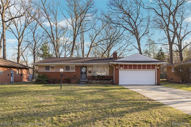 19015 Greenwald Drive, Southfield, MI 48075