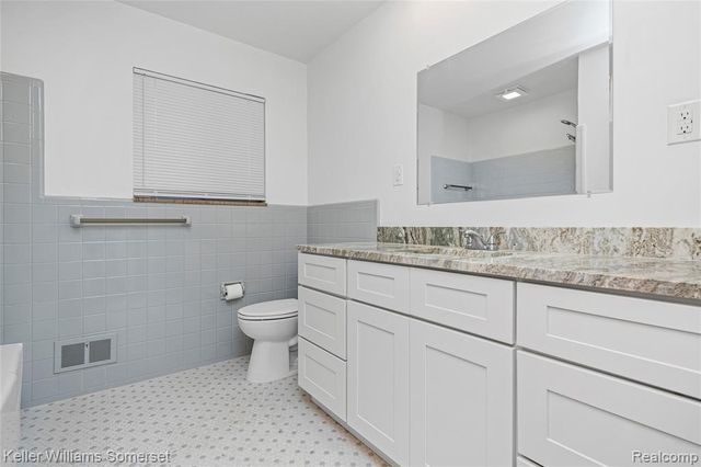 19015 Greenwald Drive, Southfield, MI 48075