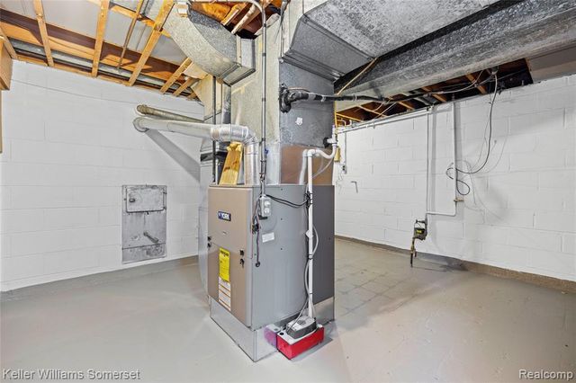 19015 Greenwald Drive, Southfield, MI 48075