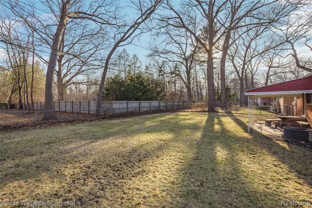 19015 Greenwald Drive, Southfield, MI 48075