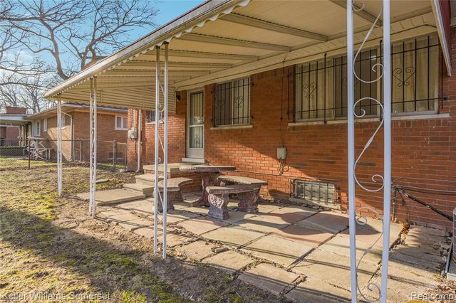 19015 Greenwald Drive, Southfield, MI 48075