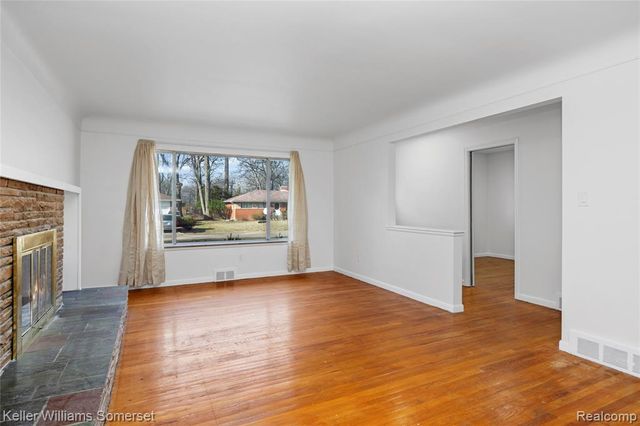 19015 Greenwald Drive, Southfield, MI 48075