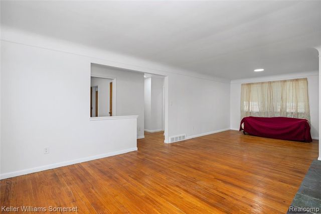 19015 Greenwald Drive, Southfield, MI 48075