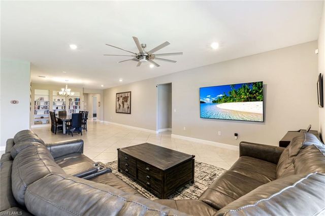 2331 Orchard ST, Naples, FL 34120