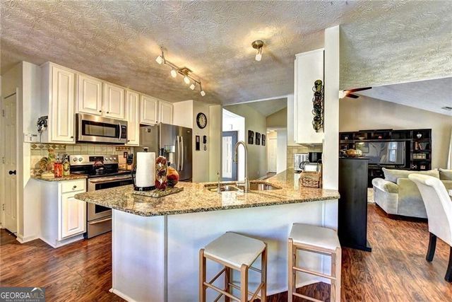 3940 Piper Glen Drive, Buford, GA 30519