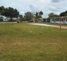 501 Riviera BLVD W, Naples, FL 34112