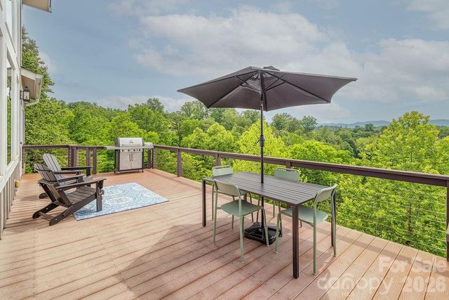 18 Adas Way, Weaverville, NC 28787