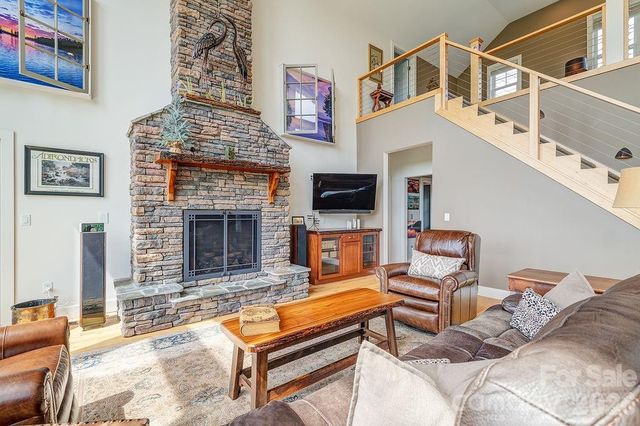 18 Adas Way, Weaverville, NC 28787