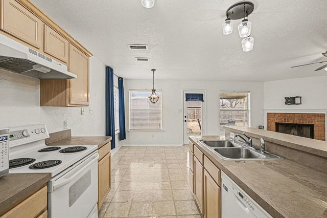 331 Meador Lane, Burleson, TX 76028