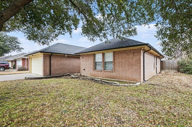 331 Meador Lane, Burleson, TX 76028