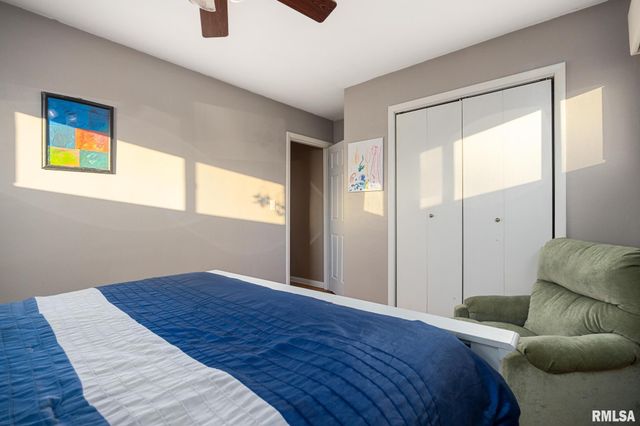 631 W LACLAIRE Lane, Peoria, IL 61614