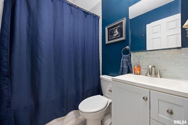 631 W LACLAIRE Lane, Peoria, IL 61614