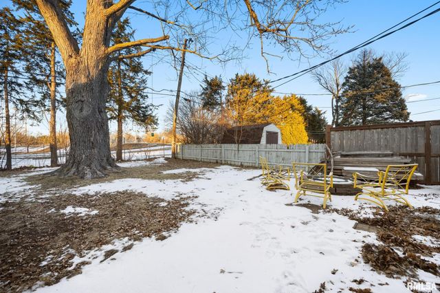 631 W LACLAIRE Lane, Peoria, IL 61614