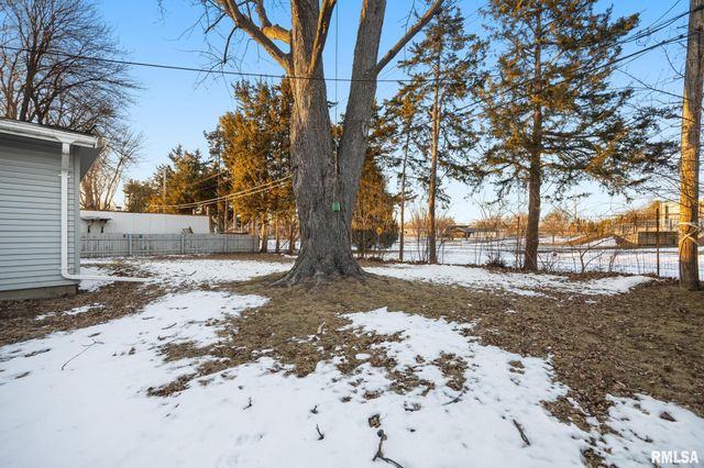 631 W LACLAIRE Lane, Peoria, IL 61614