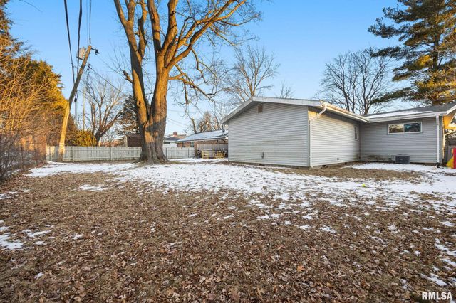 631 W LACLAIRE Lane, Peoria, IL 61614