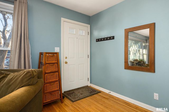 631 W LACLAIRE Lane, Peoria, IL 61614