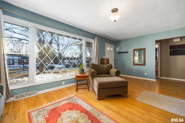 631 W LACLAIRE Lane, Peoria, IL 61614