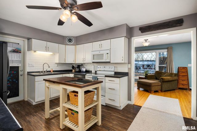 631 W LACLAIRE Lane, Peoria, IL 61614