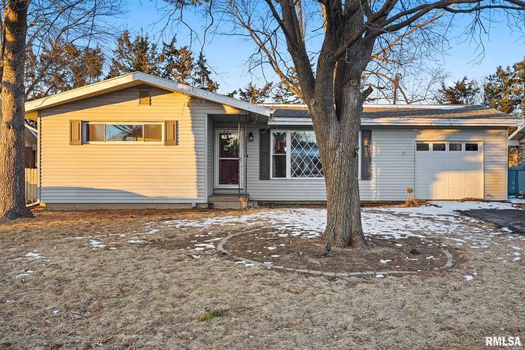 631 W LACLAIRE Lane, Peoria, IL 61614