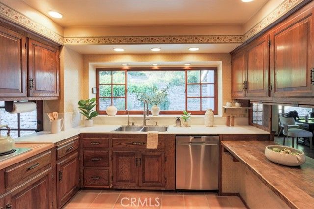 8450 Via Sierra Ramal, Whittier, CA 90605