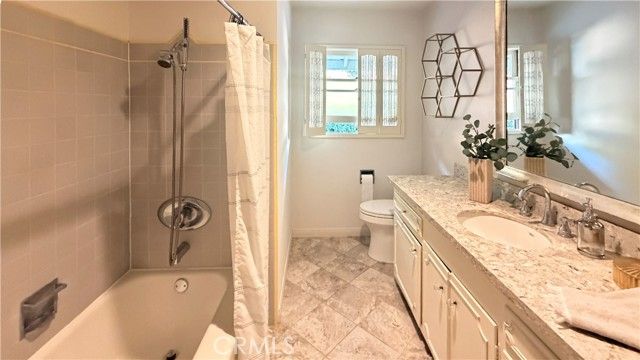 8450 Via Sierra Ramal, Whittier, CA 90605