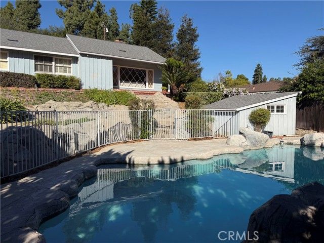 8450 Via Sierra Ramal, Whittier, CA 90605