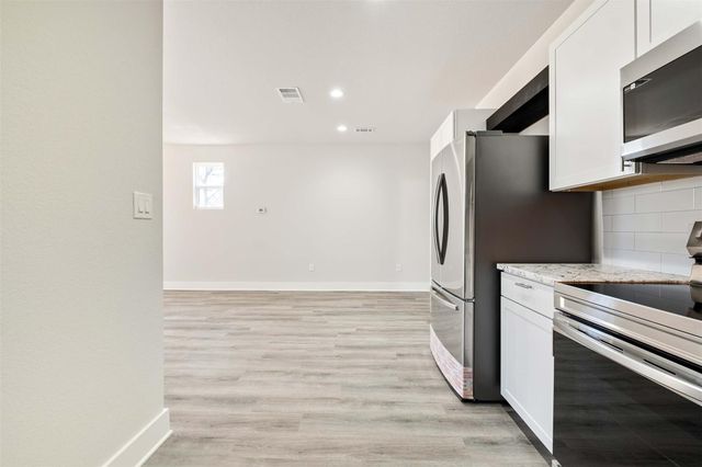 107 Wilkes ST, Smithville, TX 78957