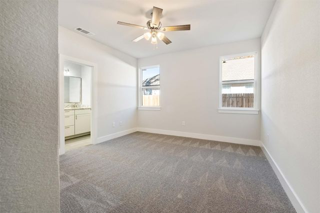 107 Wilkes ST, Smithville, TX 78957