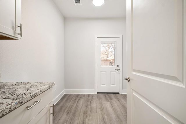107 Wilkes ST, Smithville, TX 78957