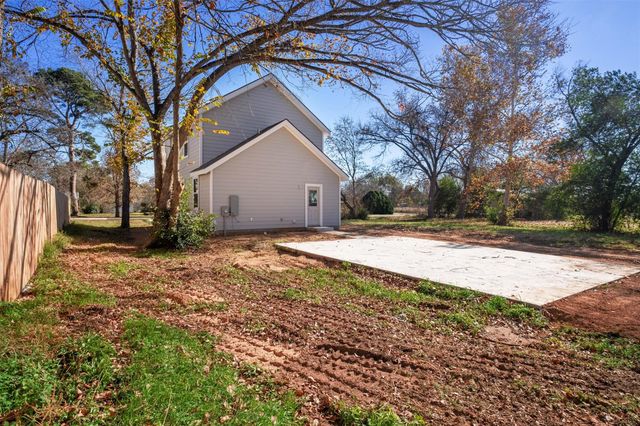 107 Wilkes ST, Smithville, TX 78957