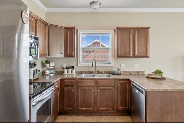 145 Auburn Hills Dr, Woodbury, TN 37190