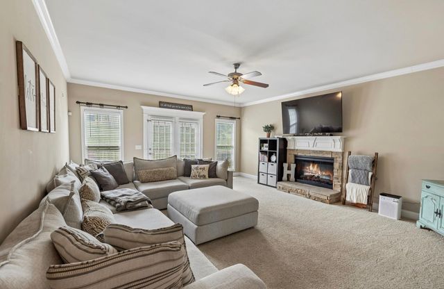145 Auburn Hills Dr, Woodbury, TN 37190