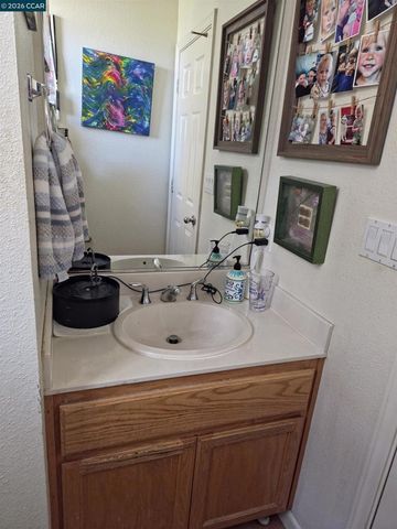 1036 Suncrest Ct, Richmond, CA 94806