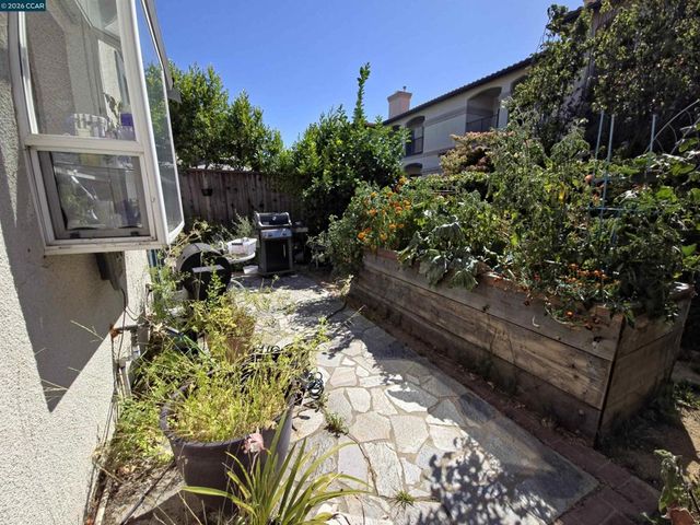 1036 Suncrest Ct, Richmond, CA 94806