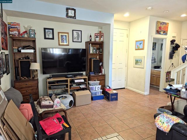 1036 Suncrest Ct, Richmond, CA 94806