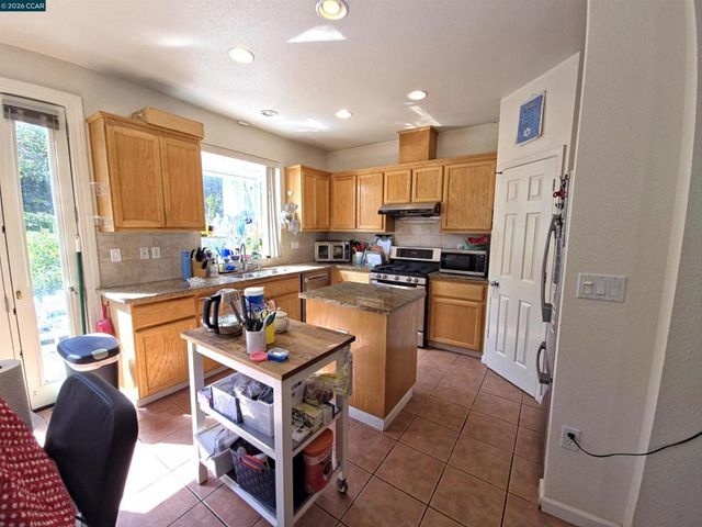 1036 Suncrest Ct, Richmond, CA 94806