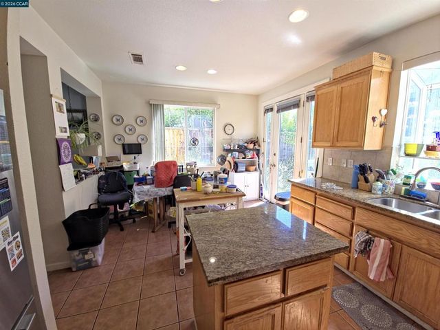 1036 Suncrest Ct, Richmond, CA 94806