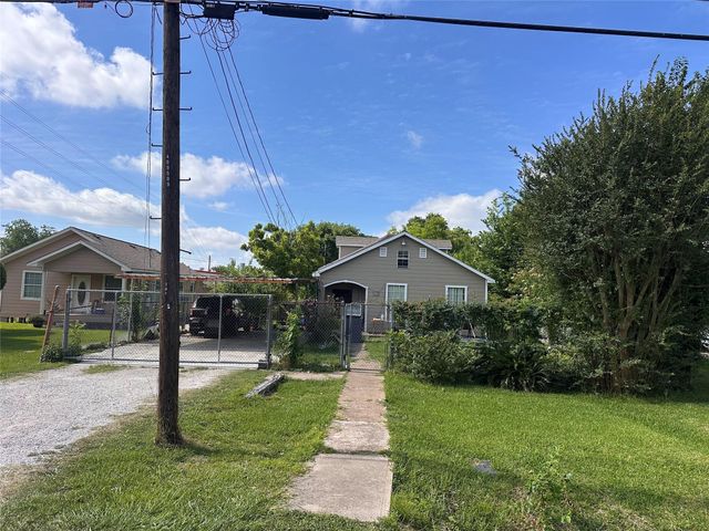 7812 E Magnolia Street, Houston, TX 77012