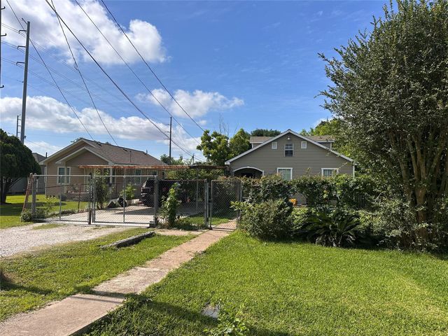 7812 E Magnolia Street, Houston, TX 77012
