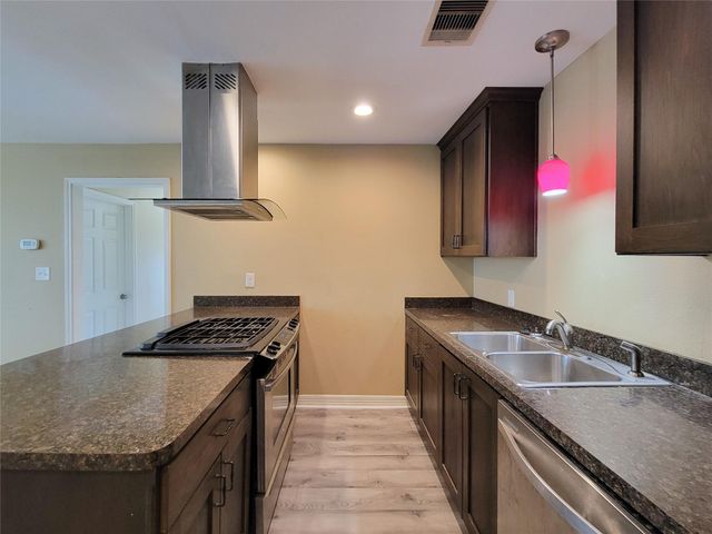 3401 Delhi B, Houston, TX 77022