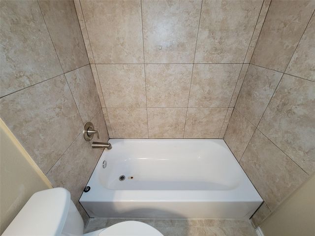 3401 Delhi B, Houston, TX 77022