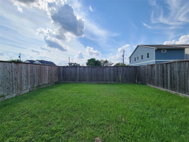 3401 Delhi B, Houston, TX 77022